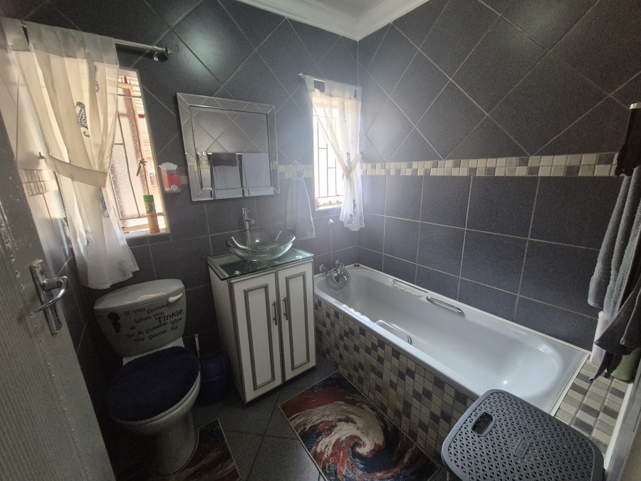 3 Bedroom Property for Sale in Flimieda North West